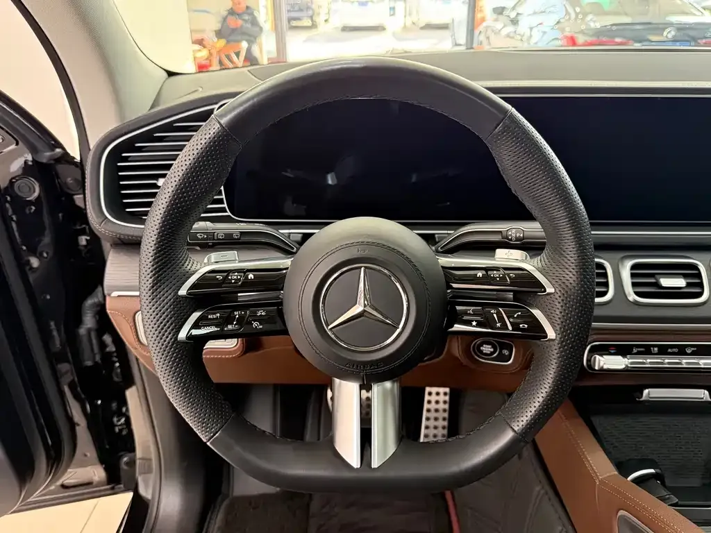 Mercedes-Benz GLS — фото 5