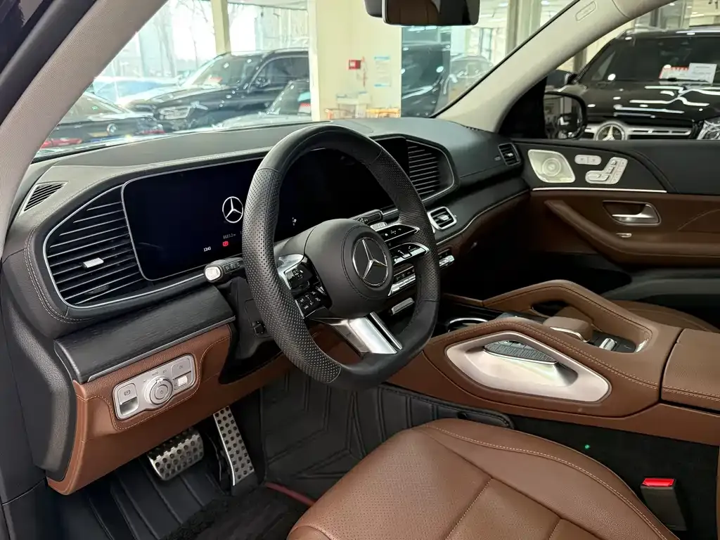 Mercedes-Benz GLS — фото 8