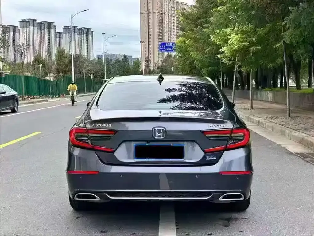 Honda Accord — фото 8