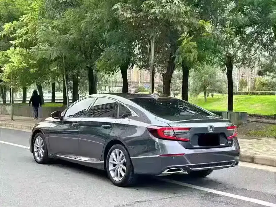 Honda Accord — фото 9