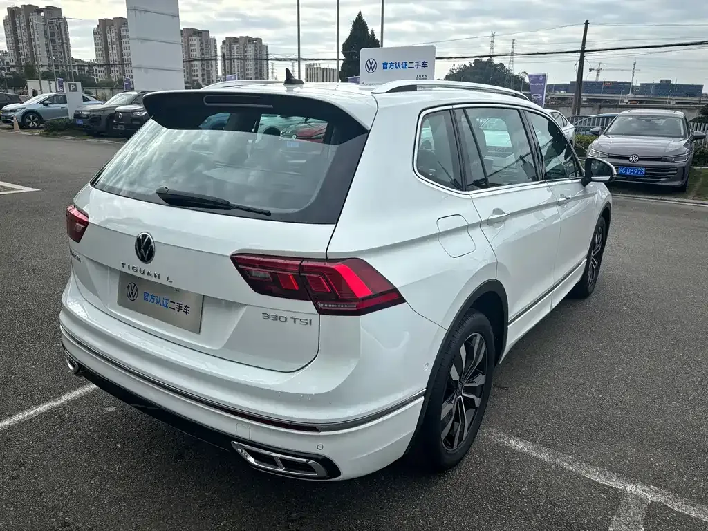 Volkswagen Tiguan L — фото 2