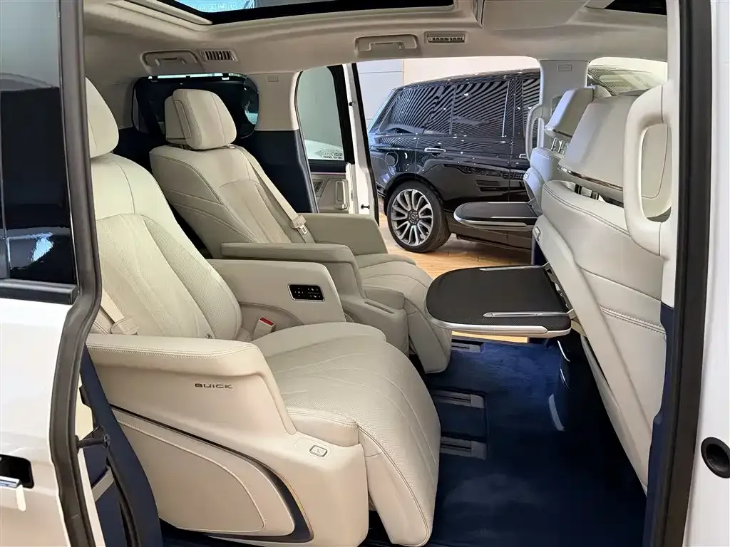 Buick GL8 Hybrid — фото 10