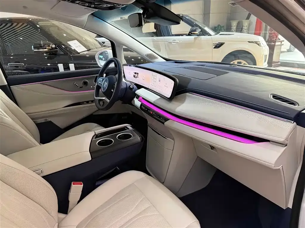 Buick GL8 Hybrid — фото 9