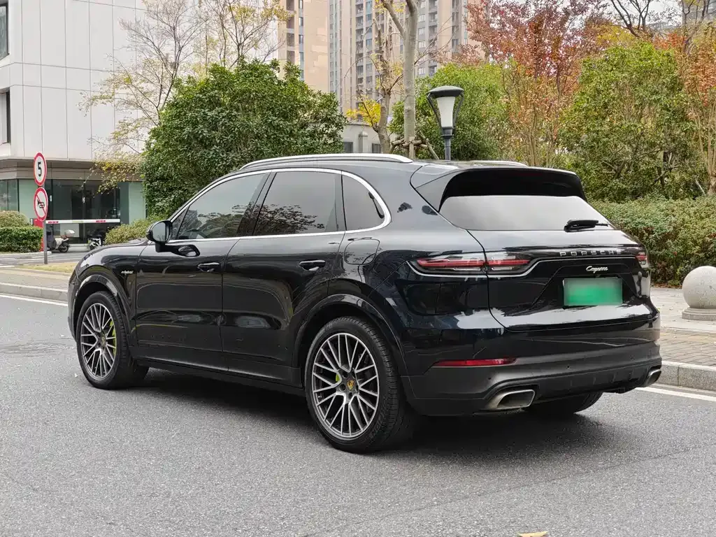 Porsche Cayenne Hybrid — фото 4