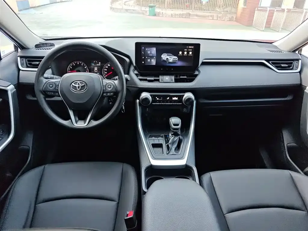 Toyota RAV4 — фото 10