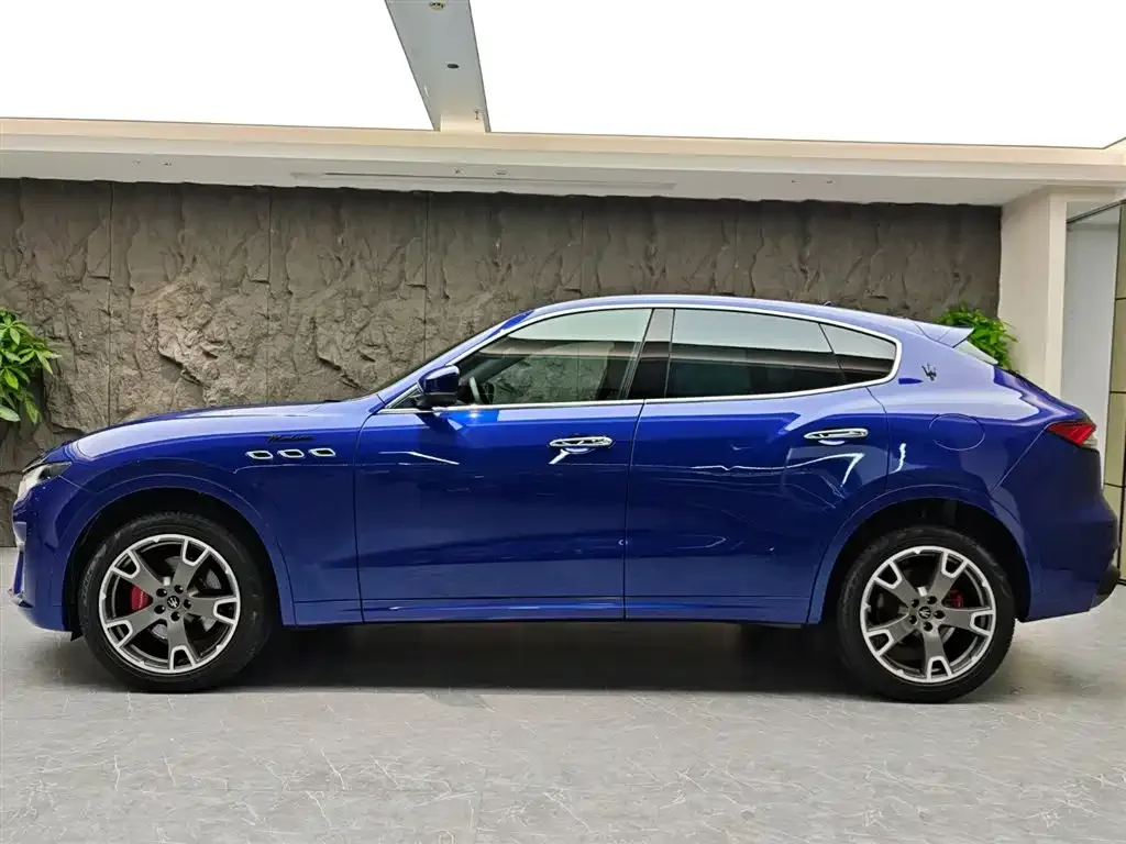 Maserati Levante — фото 3