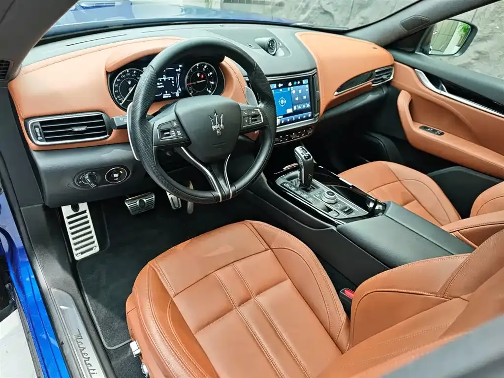 Maserati Levante — фото 6