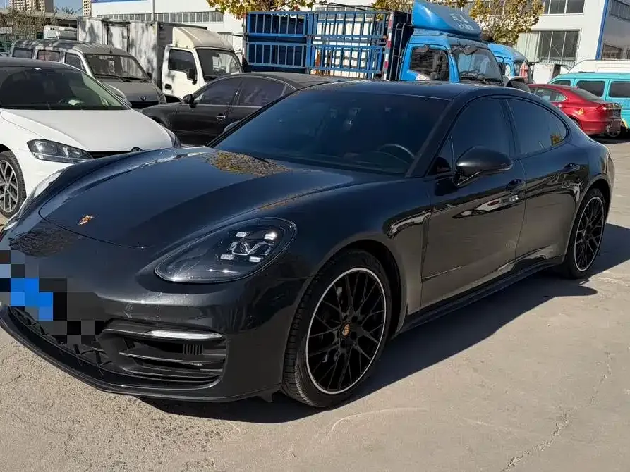 Porsche Panamera — фото 1