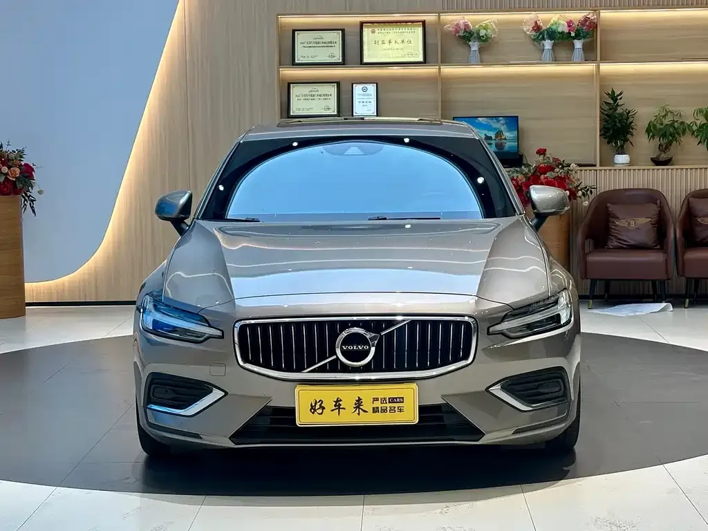 Volvo S60 — фото 2