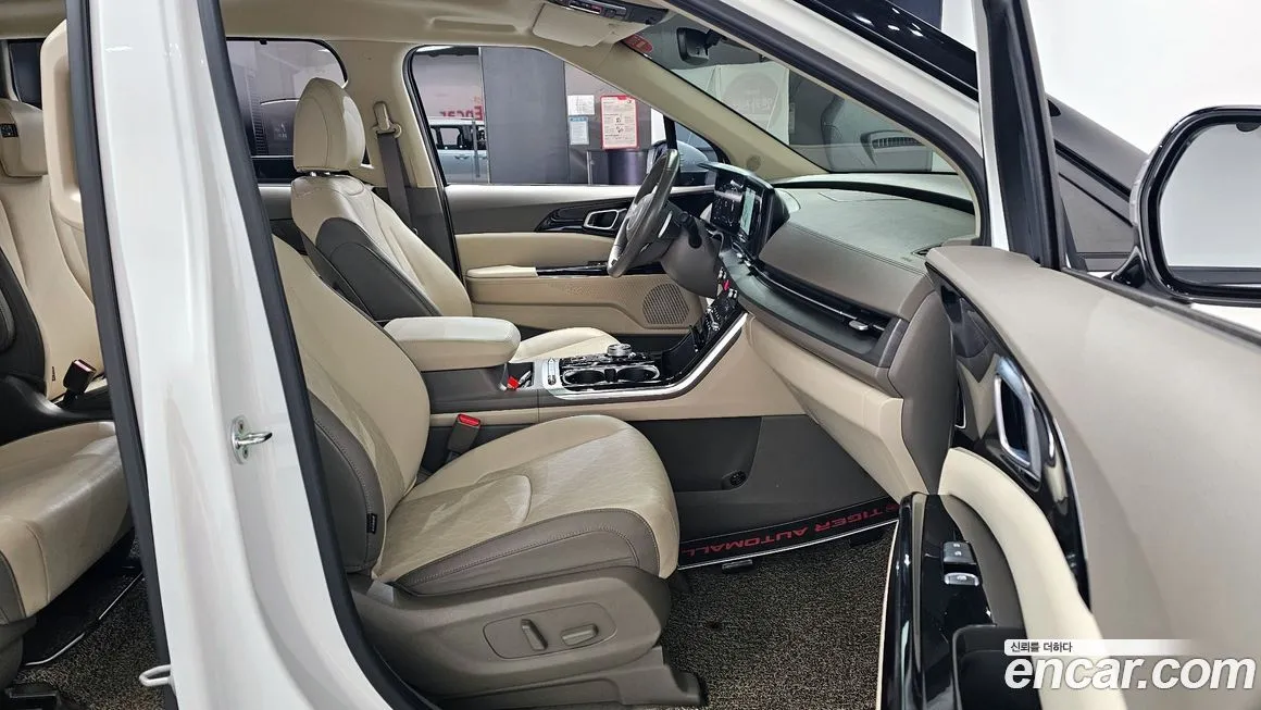 Kia Carnival — фото 10