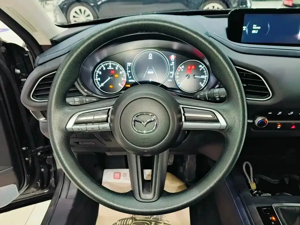 Mazda CX-30 — фото 10