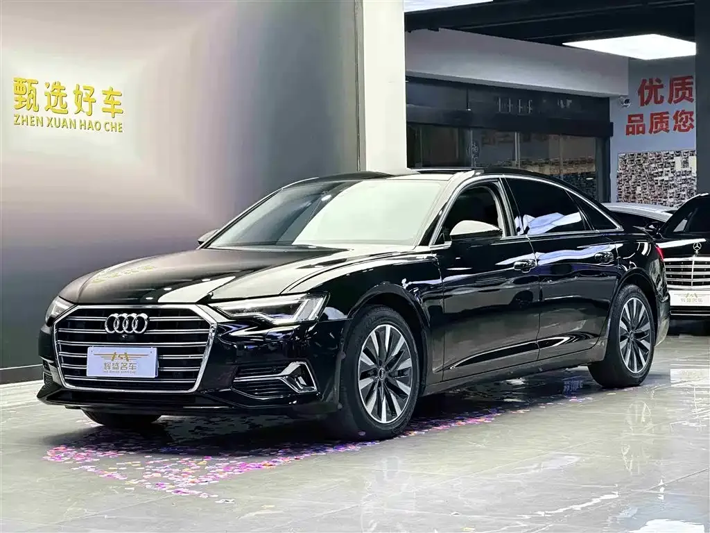 Audi A6L — фото 1