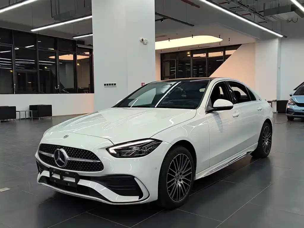 Mercedes-Benz C-Class — фото 1