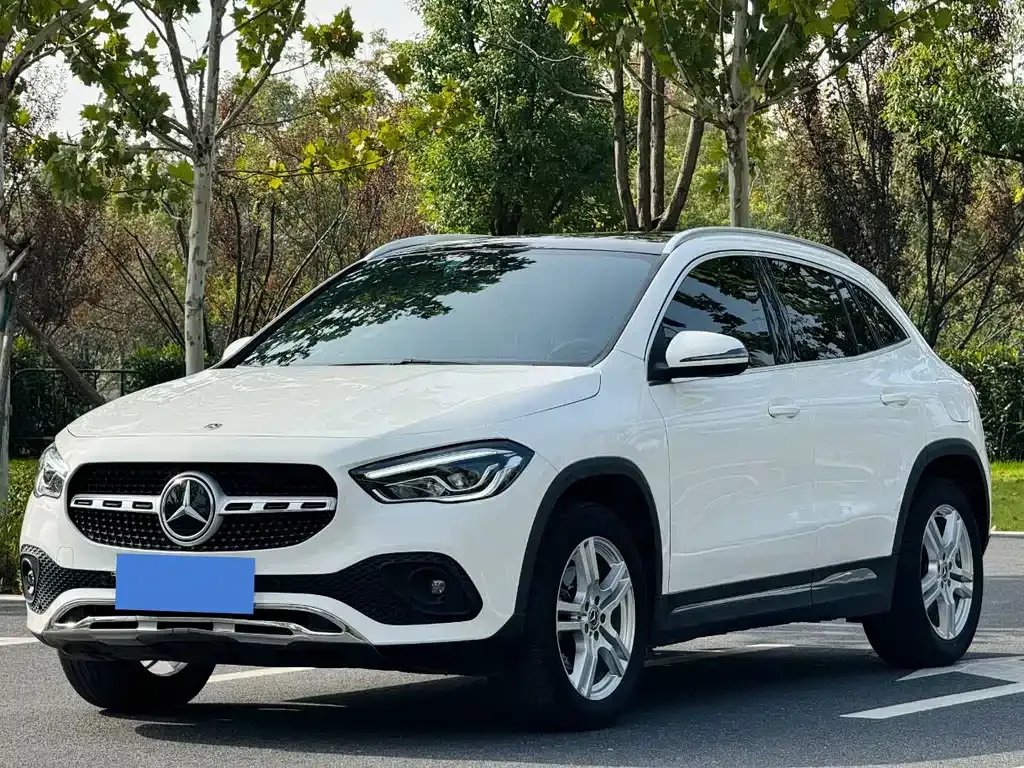 Mercedes-Benz GLA — фото 1