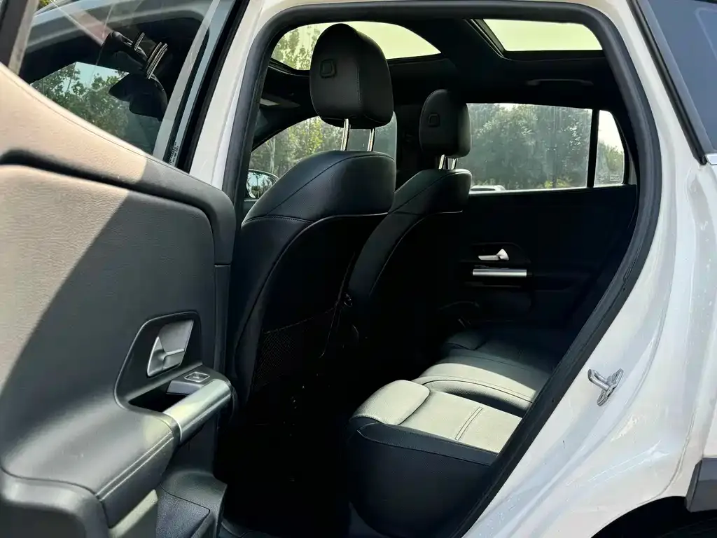 Mercedes-Benz GLA — фото 10