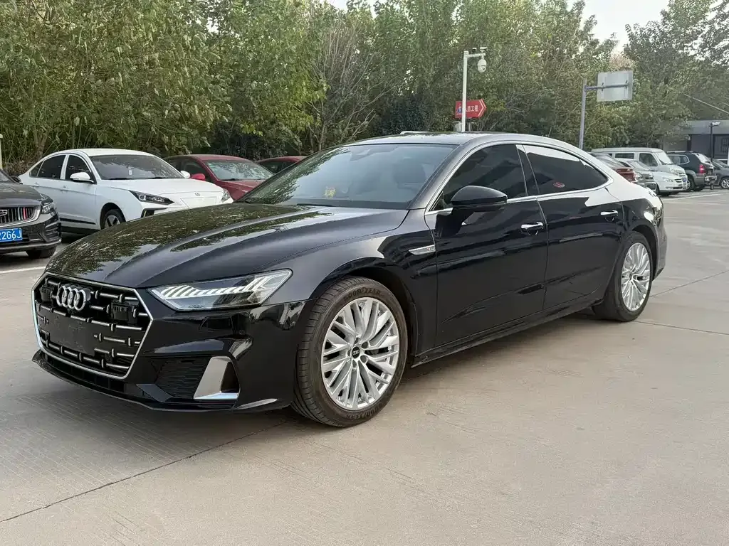 Audi A7L — фото 1