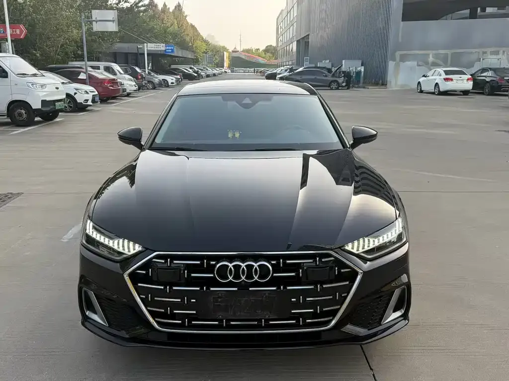Audi A7L — фото 2