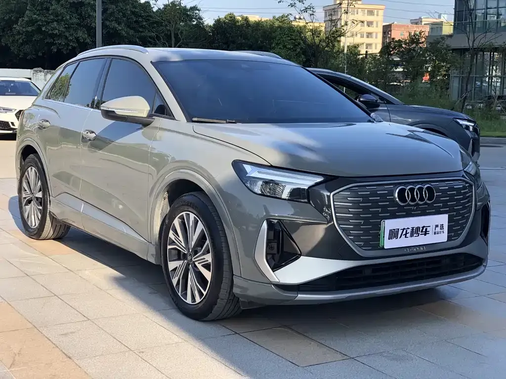 Audi Q4 e-tron — фото 2