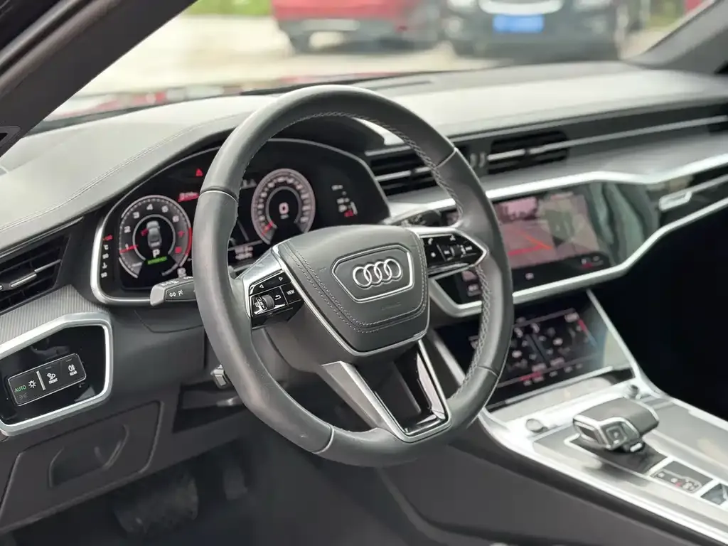 Audi A6L — фото 10