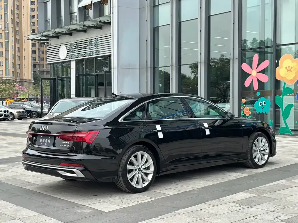 Audi A6L — фото 5