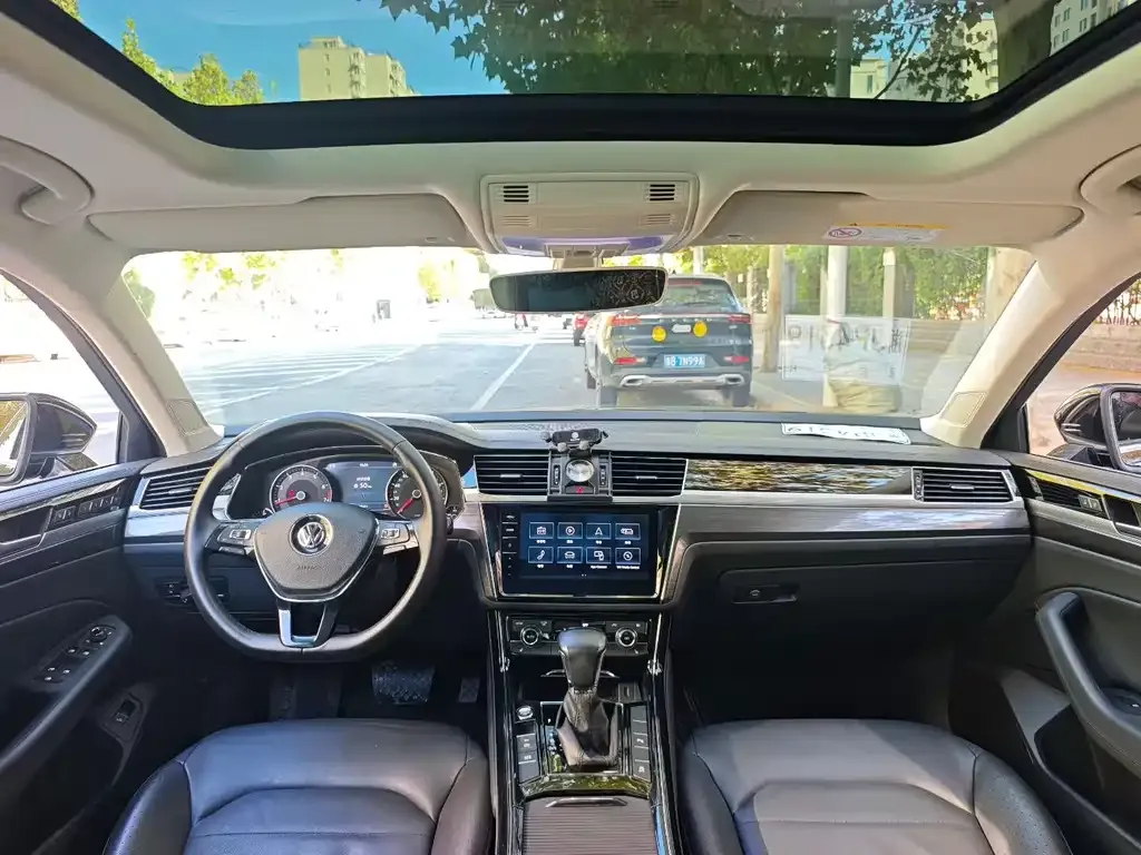 Volkswagen Phideon — фото 5