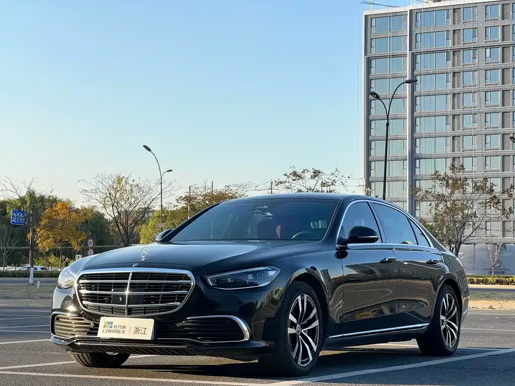 Mercedes-Benz S-Class — фото 1