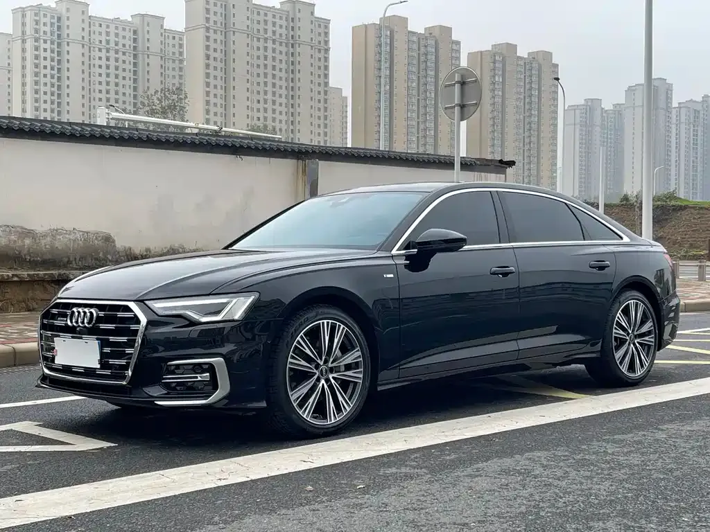 Audi A6L — фото 1