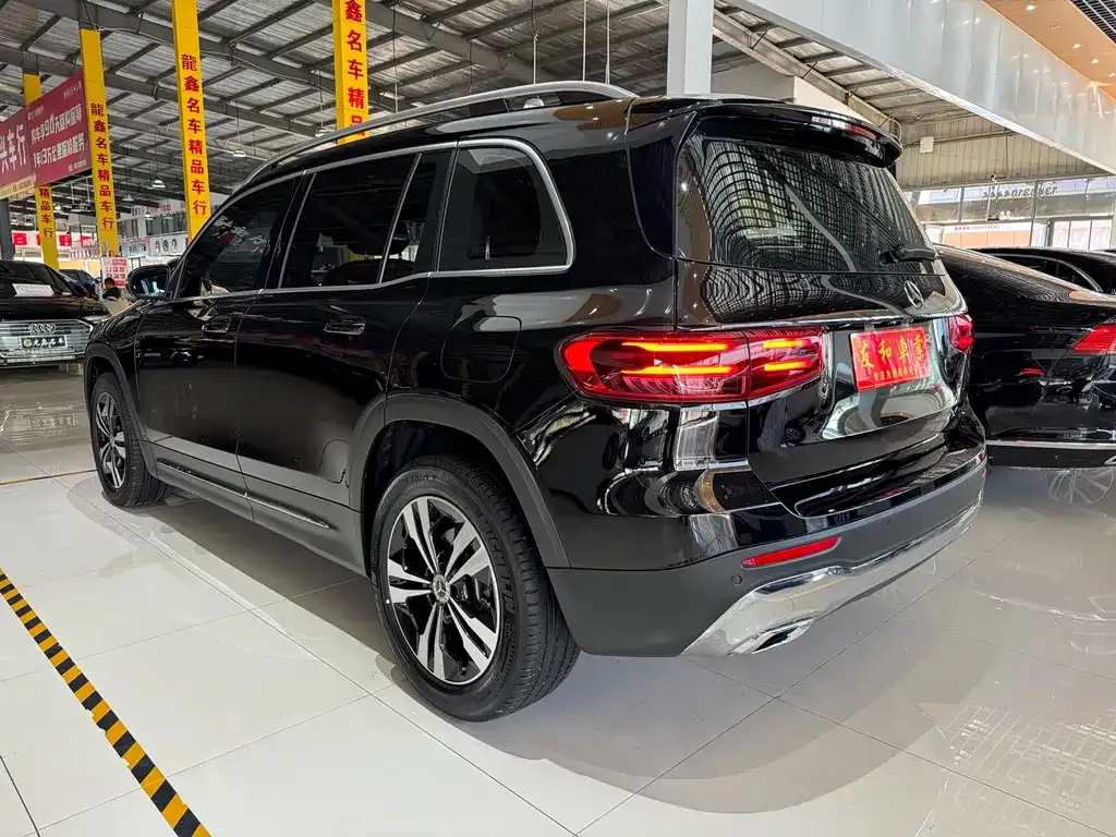 Mercedes-Benz GLB — фото 10