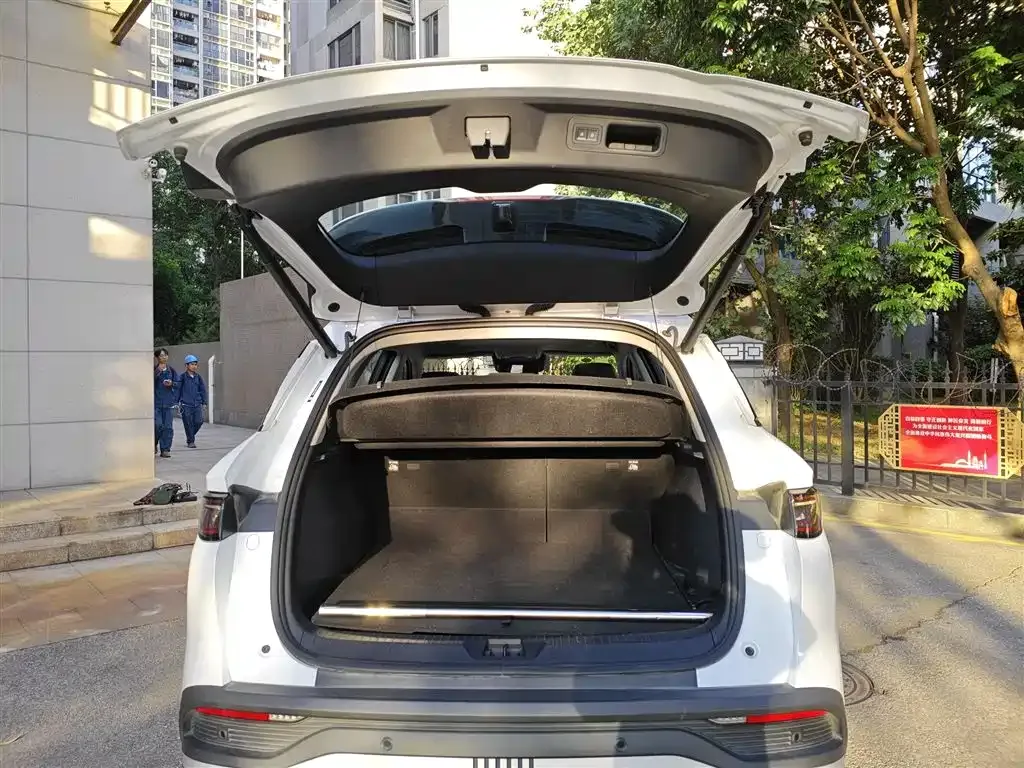 BYD Seal 05 DM-i — фото 10