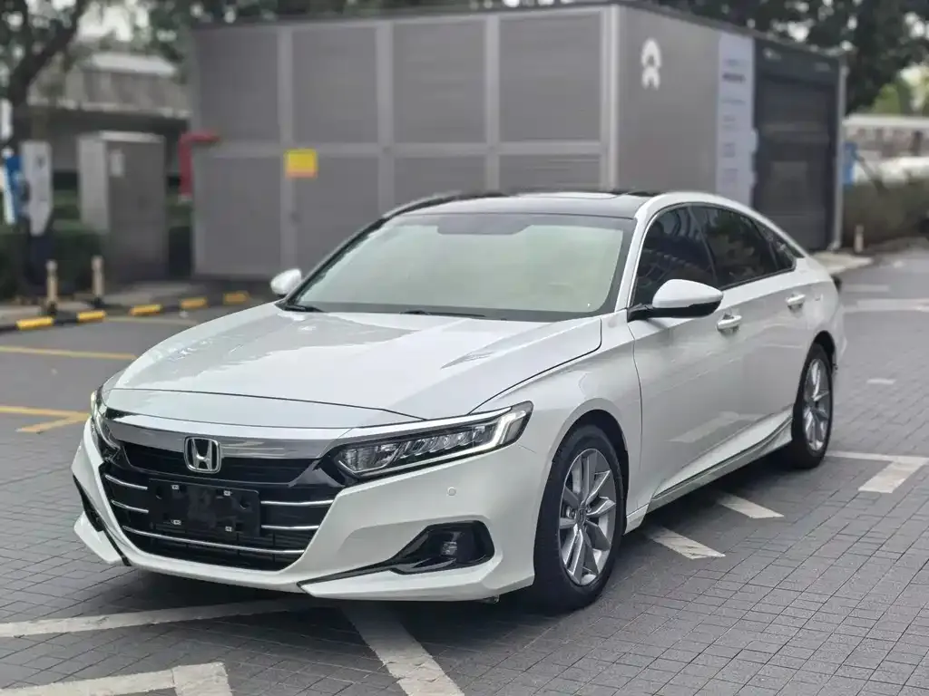 Honda Accord — фото 1