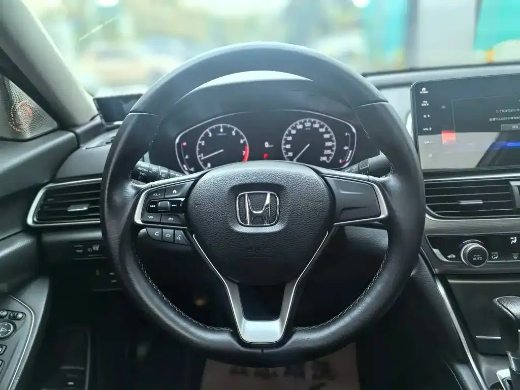 Honda Accord — фото 8