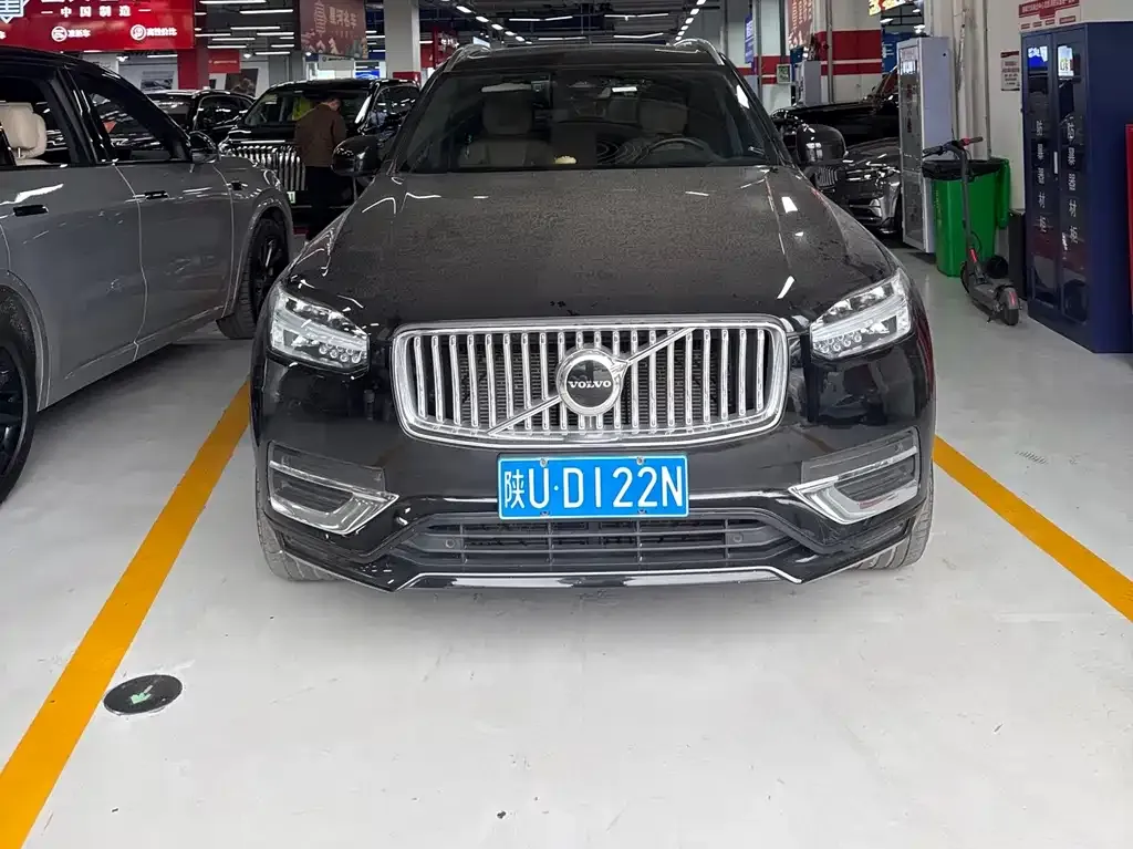 Volvo XC90 — фото 2