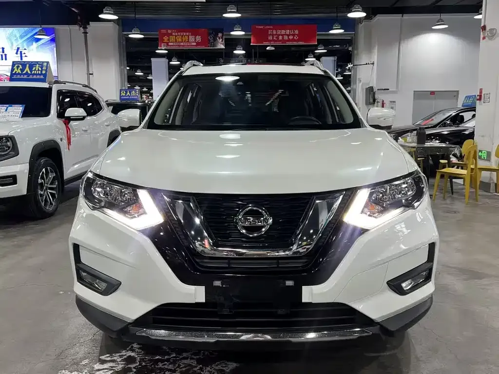 Nissan X-Trail — фото 1