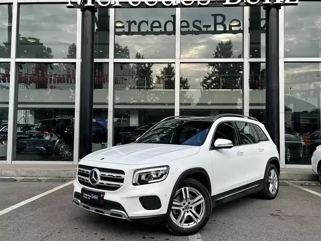 Mercedes-Benz GLB — фото 1