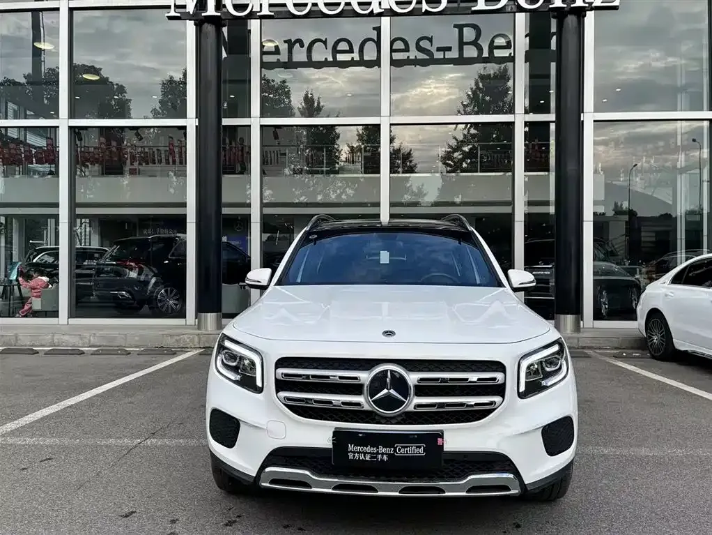 Mercedes-Benz GLB — фото 2