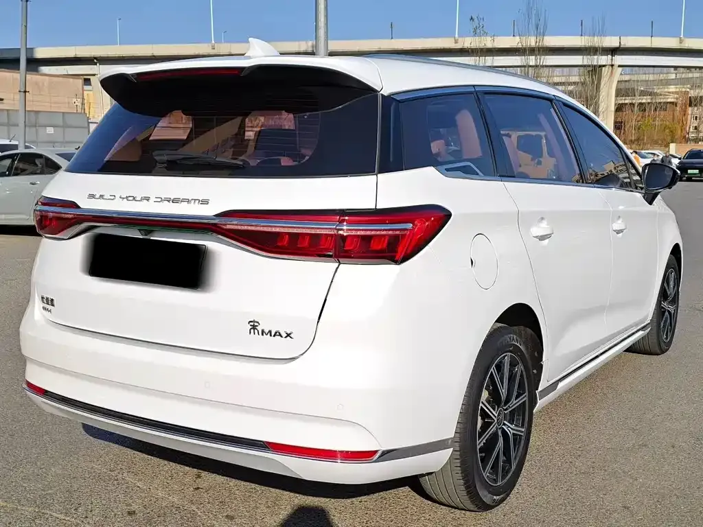 BYD MAX New Energy — фото 5