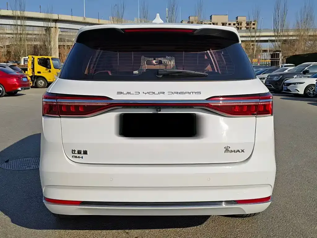 BYD MAX New Energy — фото 8