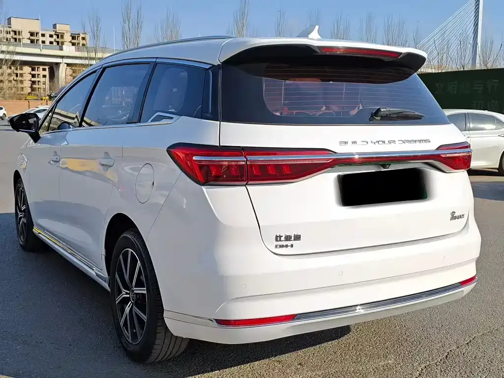 BYD MAX New Energy — фото 9