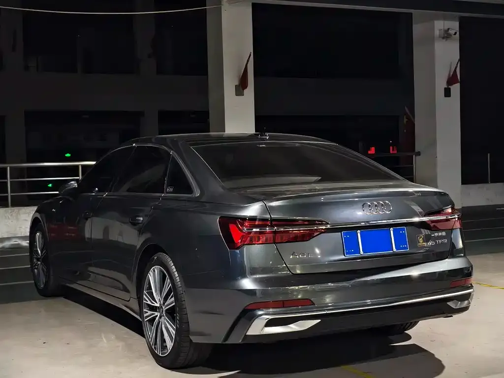 Audi A6L — фото 2