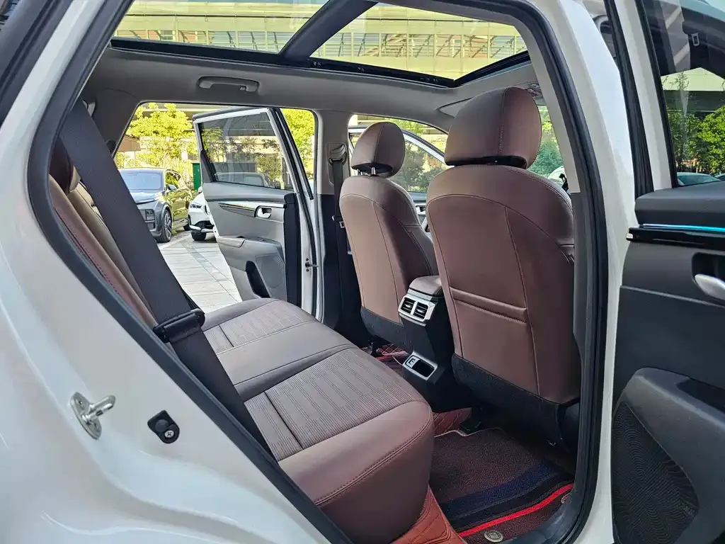 Kia Sportage — фото 9