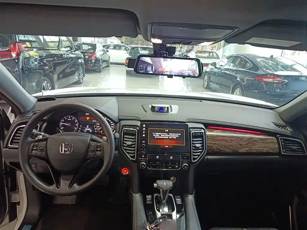 Honda UR-V — фото 10
