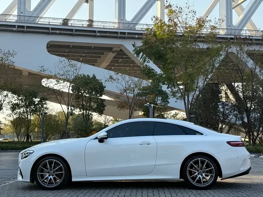 Mercedes-Benz E-Class (Import) — фото 4