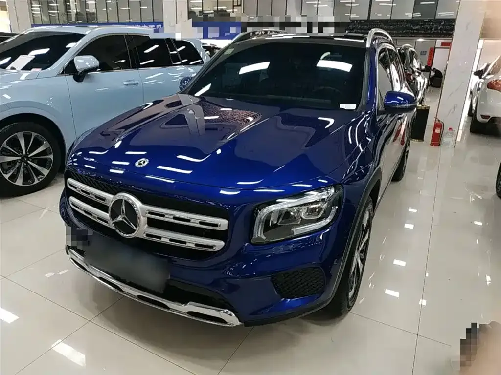 Mercedes-Benz GLB — фото 1