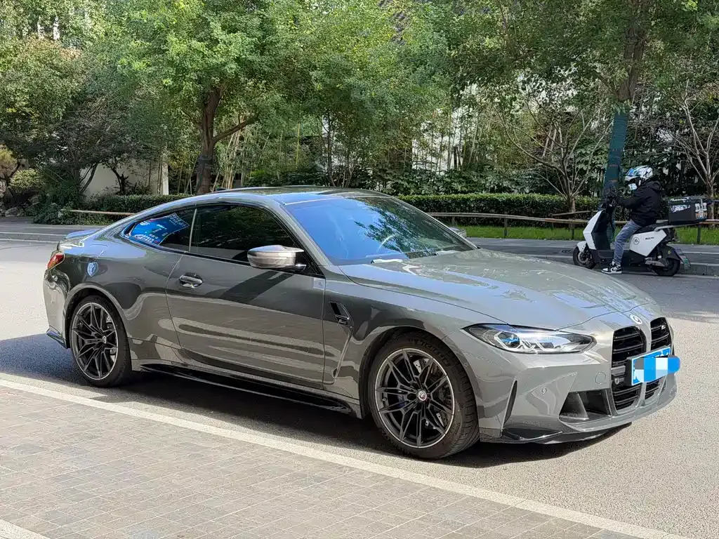 BMW M4 — фото 1