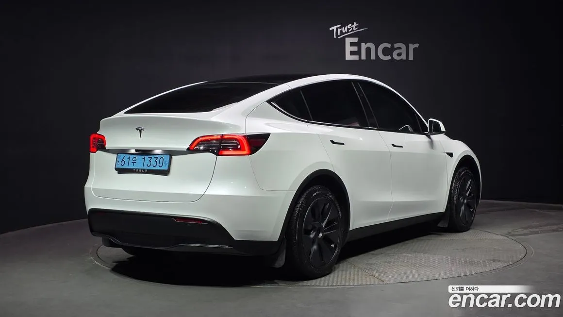Tesla Model Y — фото 2