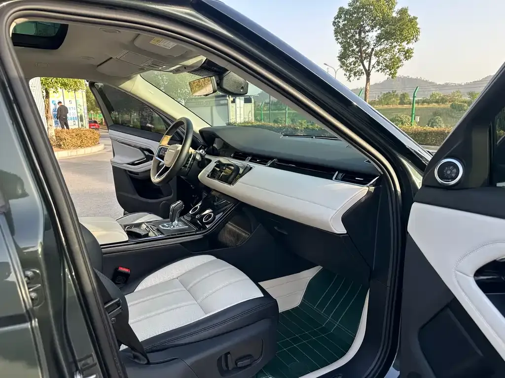 Land Rover Evoque — фото 6