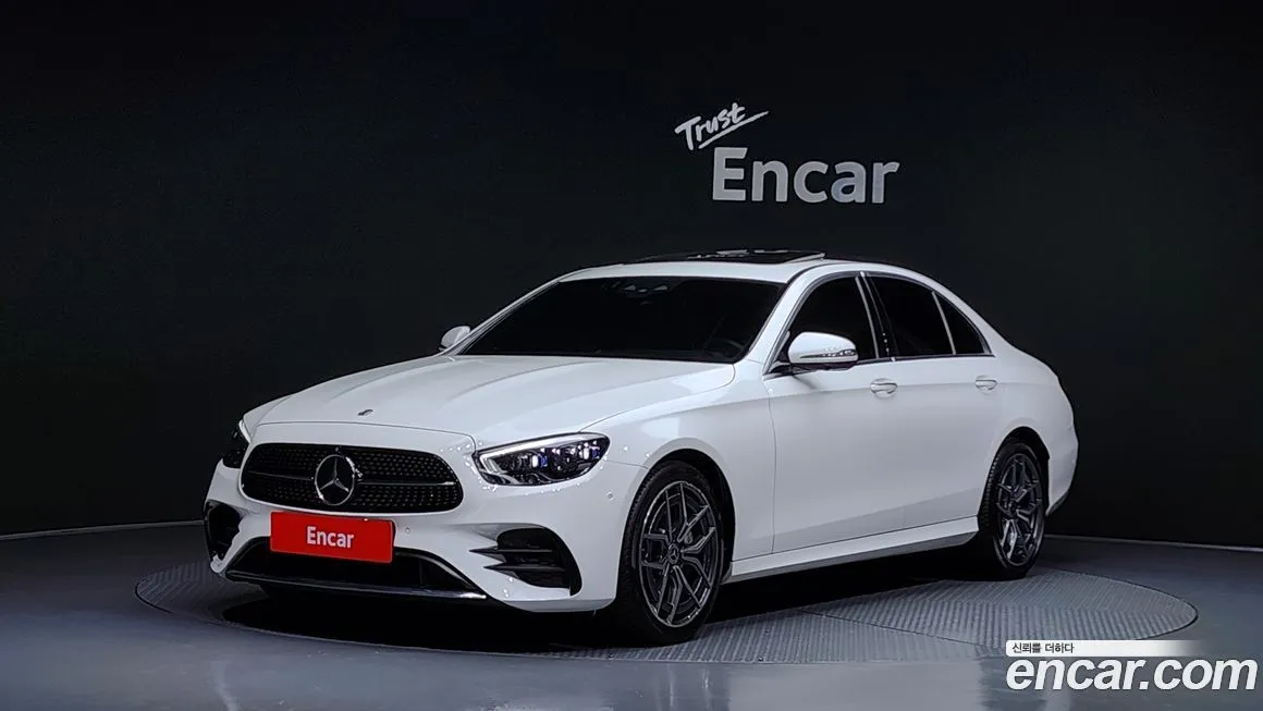 Mercedes-Benz E-Class — фото 1
