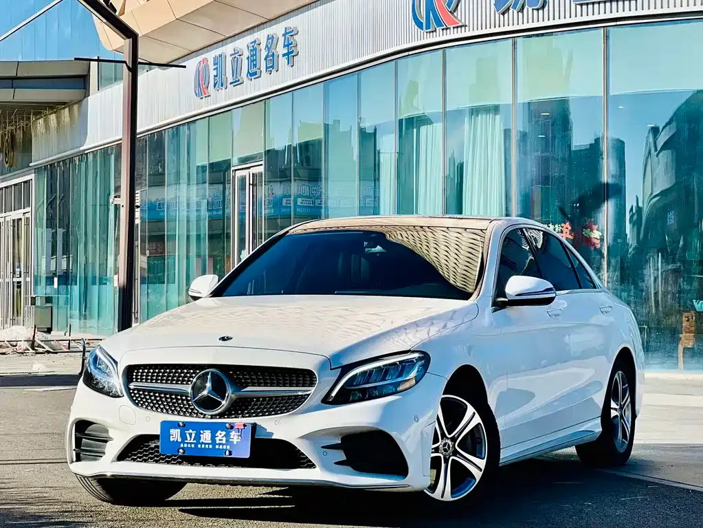 Mercedes-Benz C-Class — фото 1