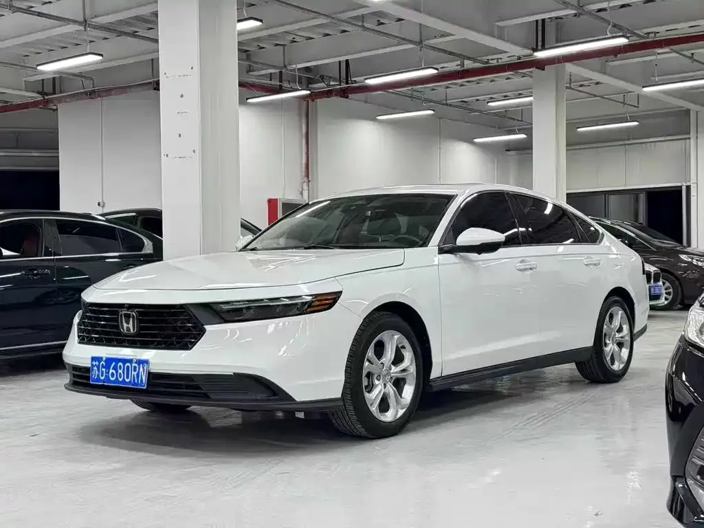 Honda Accord — фото 1