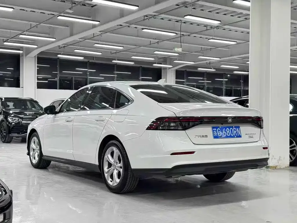 Honda Accord — фото 7